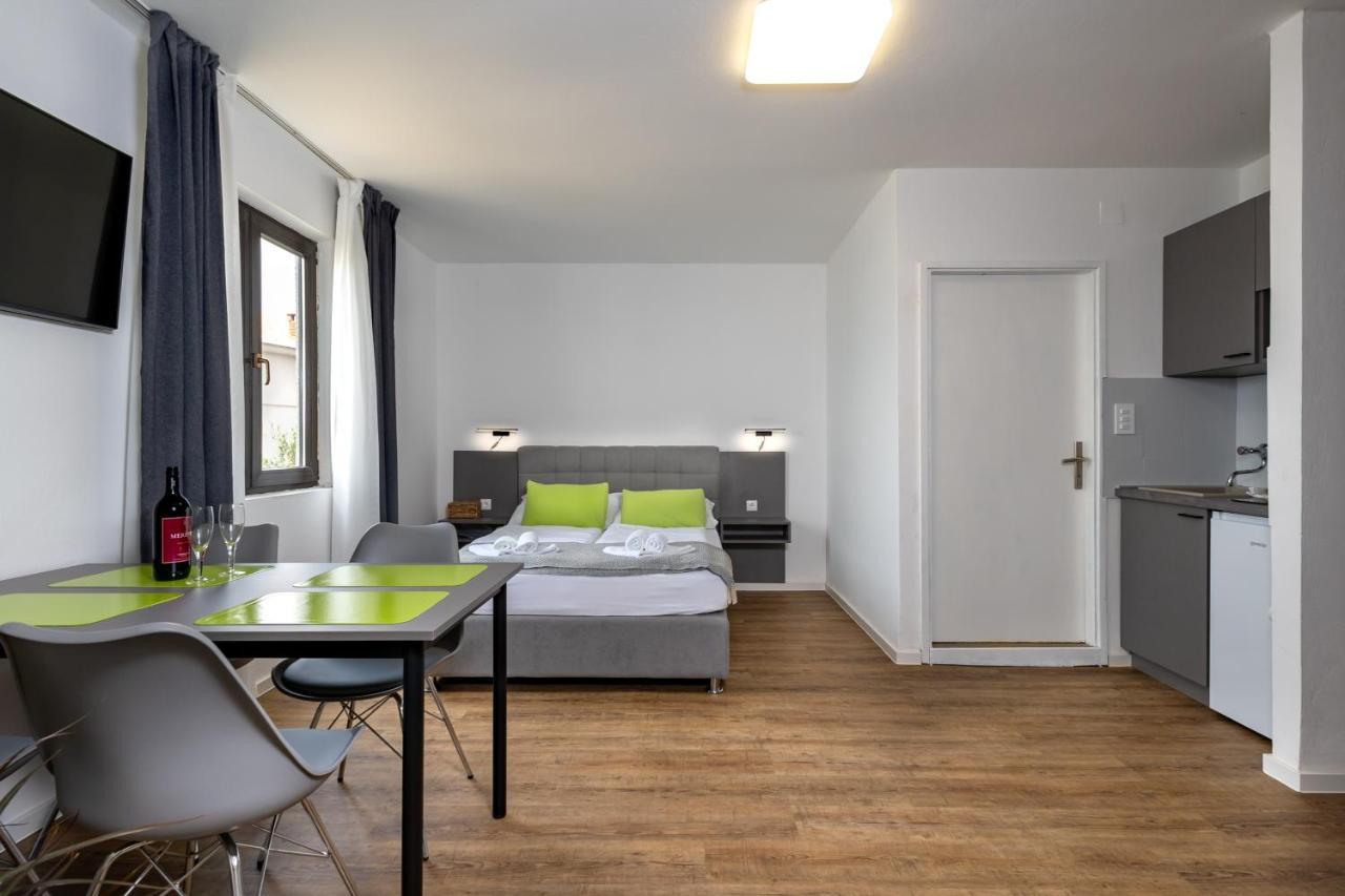 Apartments Dida Sime Starigrad Paklenica Exteriör bild