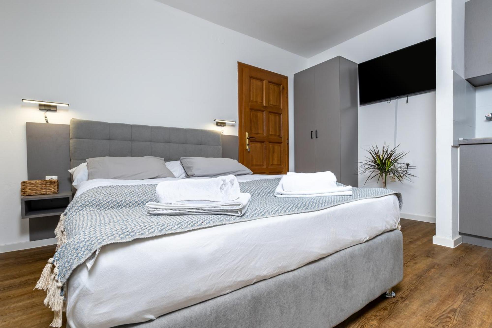 Apartments Dida Sime Starigrad Paklenica Exteriör bild
