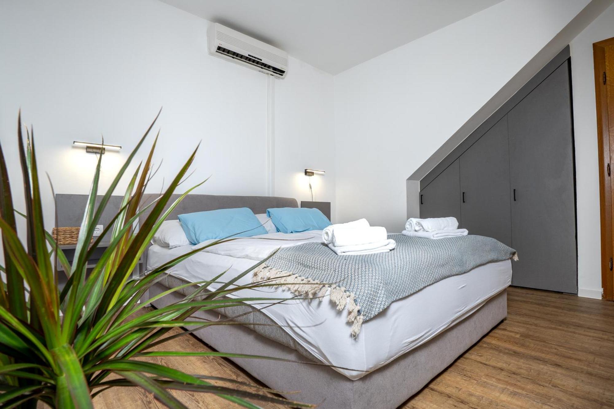 Apartments Dida Sime Starigrad Paklenica Exteriör bild